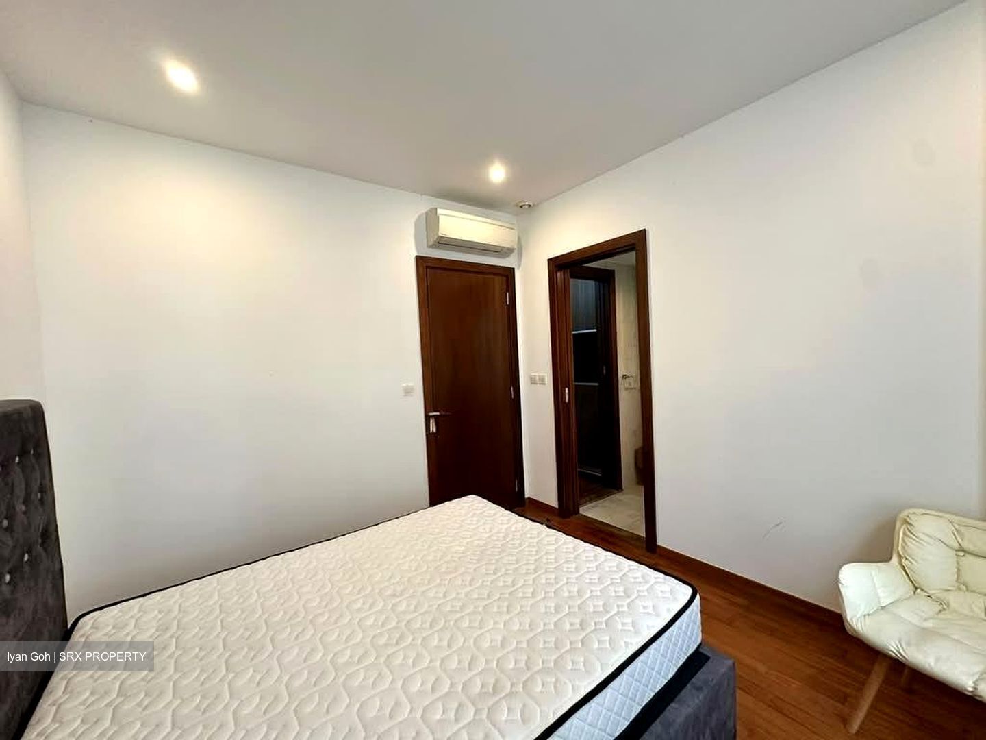 Holland Link (D10), Terrace #592919971